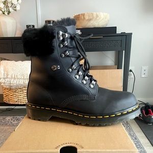 Dr.Martens woman 1460 Serena Collar